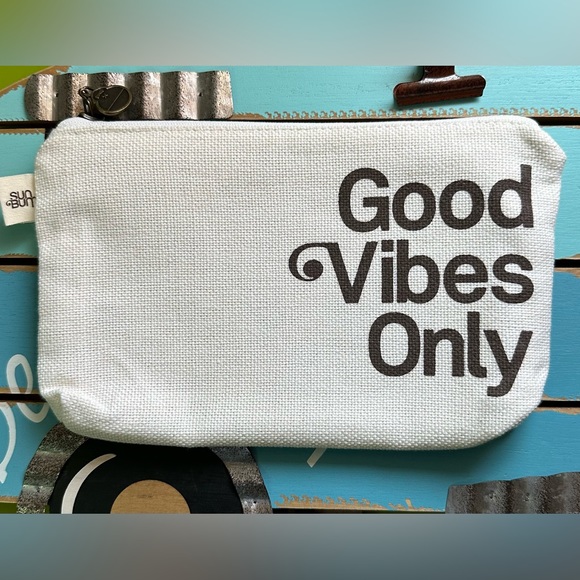 Sun Bum Good Vibes Pouch 🐒 5 Items for $25 - Picture 2 of 6